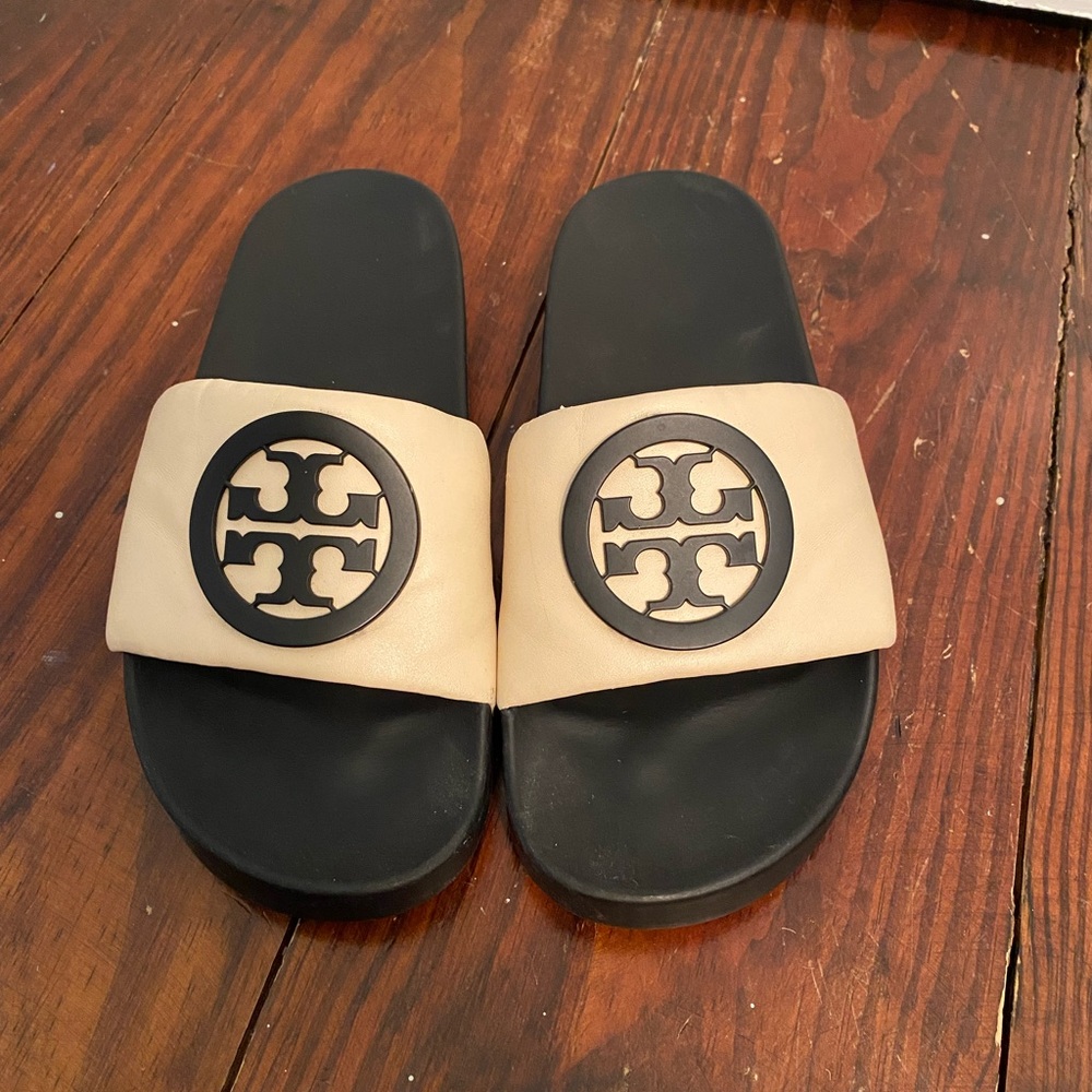 Tory Burch Black and White Lina Slides in size 7